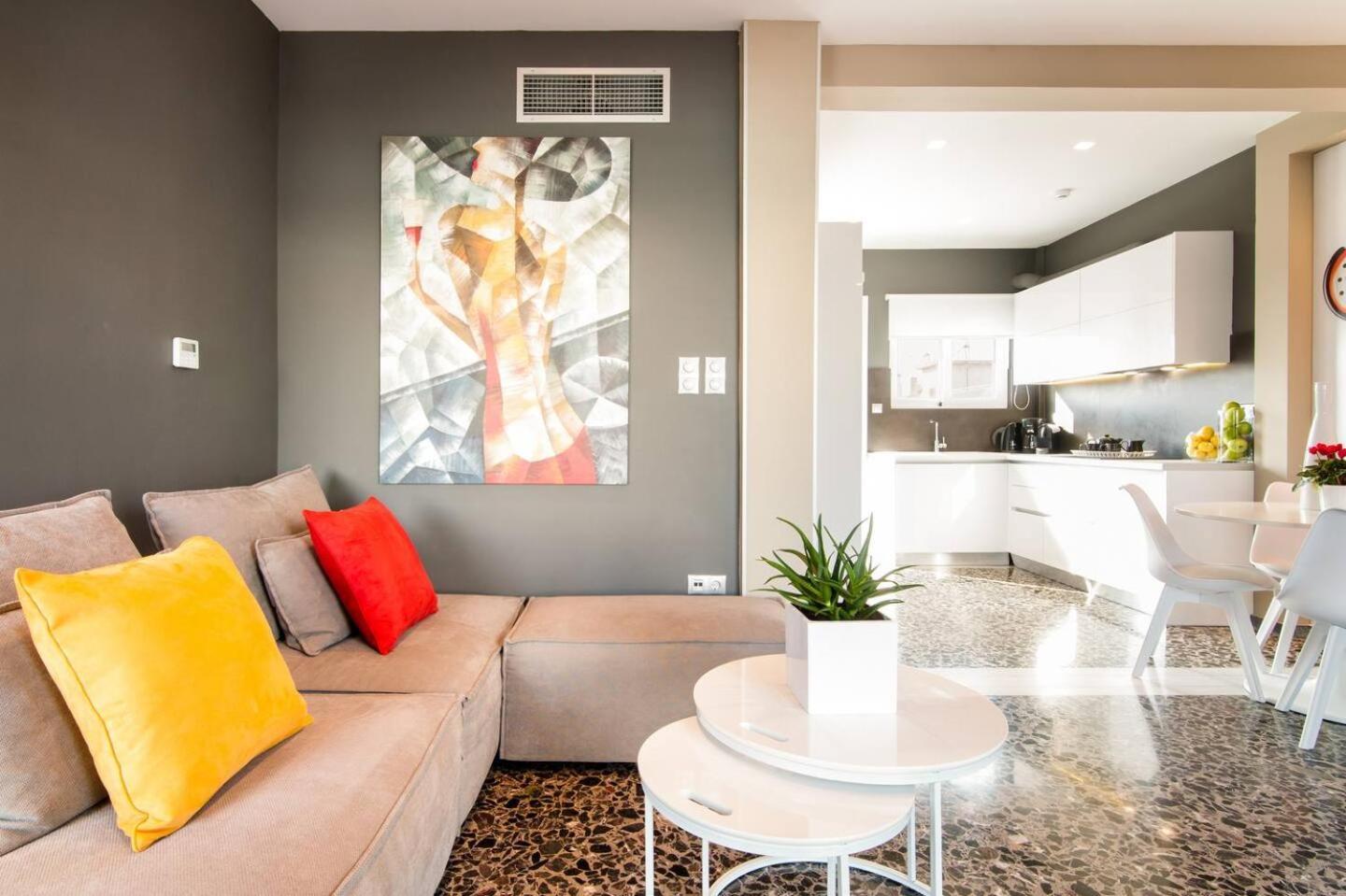 אתונה Ma Maison Nο 1, Penthouse, Acropolis And Lycabettus View, Ultra High Speed Internet 300 Mbps, 15' To Acropolis By Metro, 1' From Metro Station מראה חיצוני תמונה